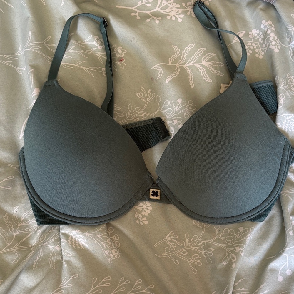 Lucky Brand Wireless T-Shirt Bras in Gray, Sage Green & Black - Picture 4 of 5